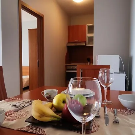 Sunny Hills Slăntjev Brjag
